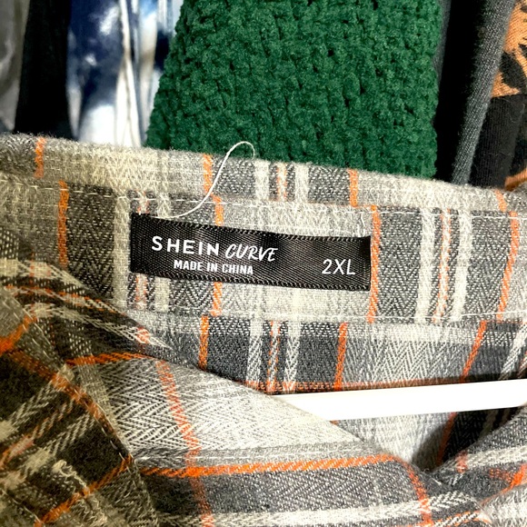 Cropped Distressed Flannel! - Picture 3 of 3